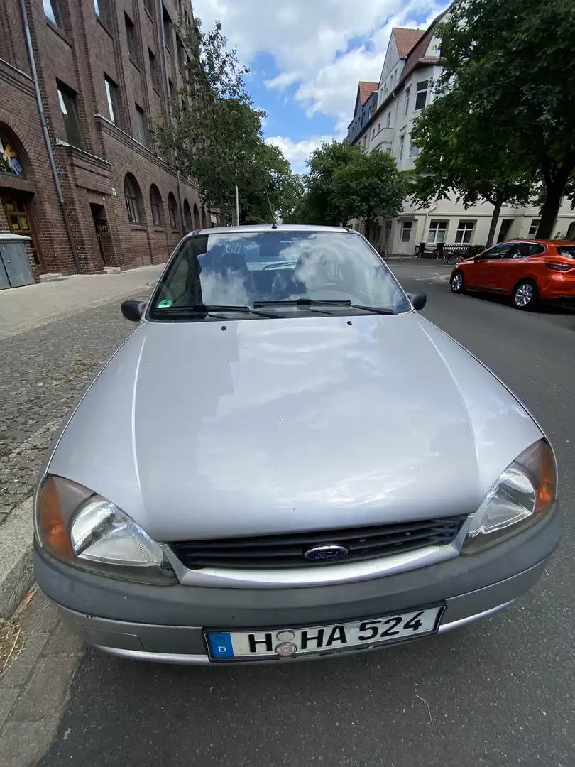 Ford Fiesta Futura 1,25 l - 2