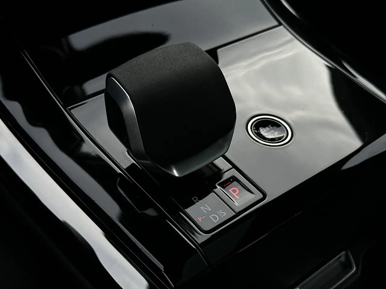 Land Rover Range Rover Sport снимка Land Rover Range Rover Sport