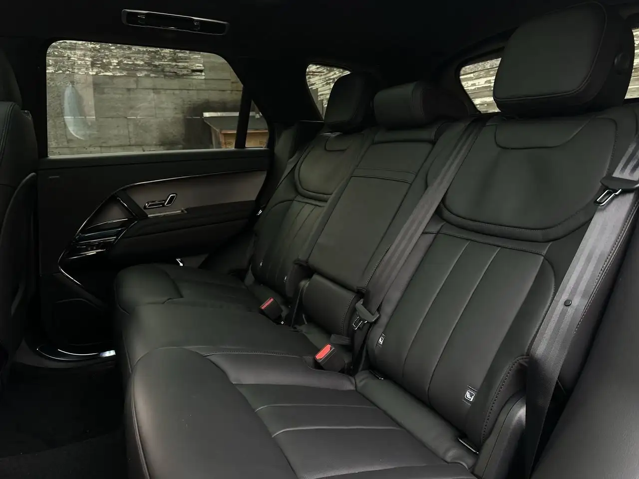 Land Rover Range Rover Sport снимка Land Rover Range Rover Sport