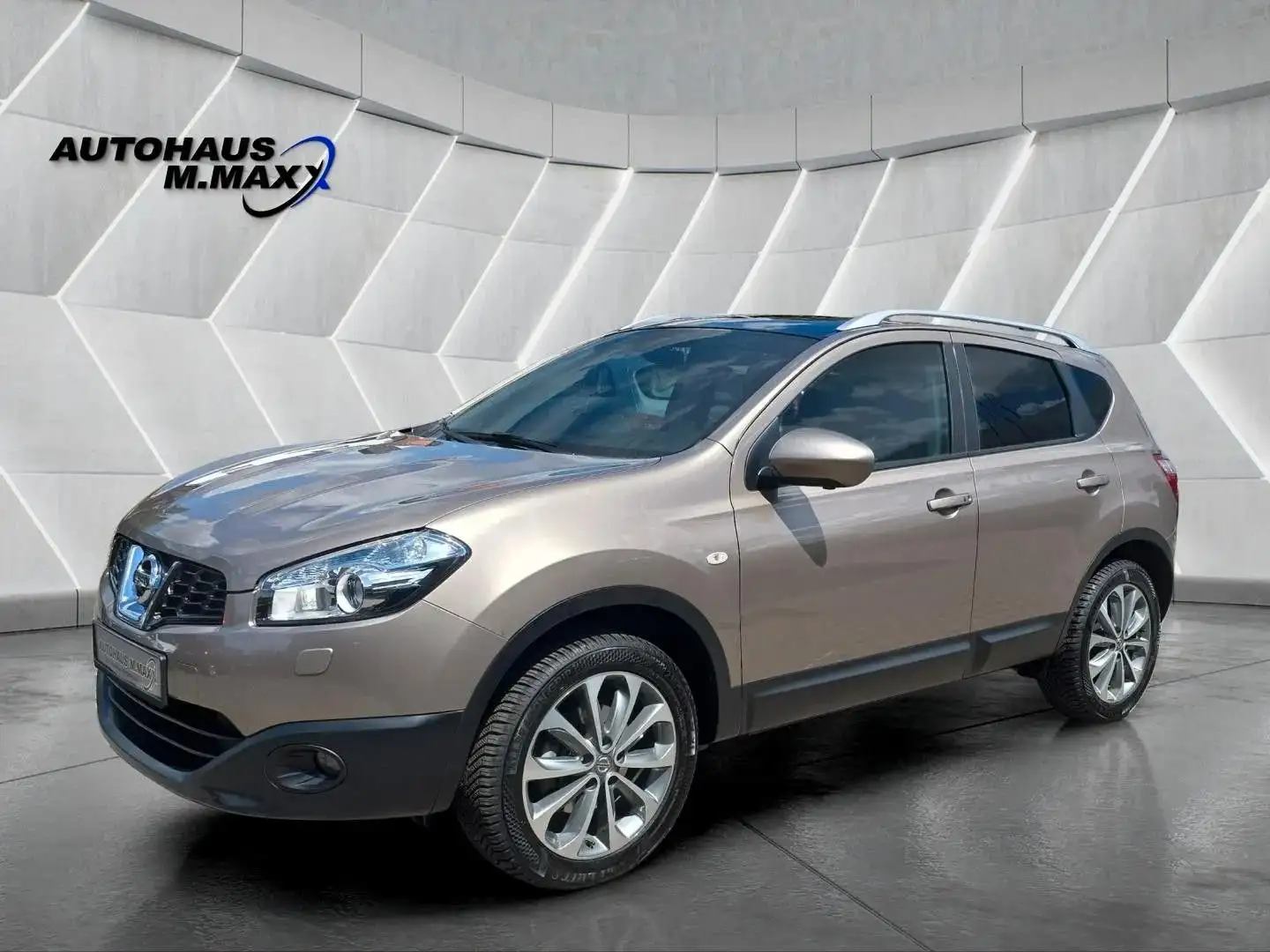 Nissan Qashqai Tekna 1.Hand Pano BOSE Leder 360° AHK Braun - 1