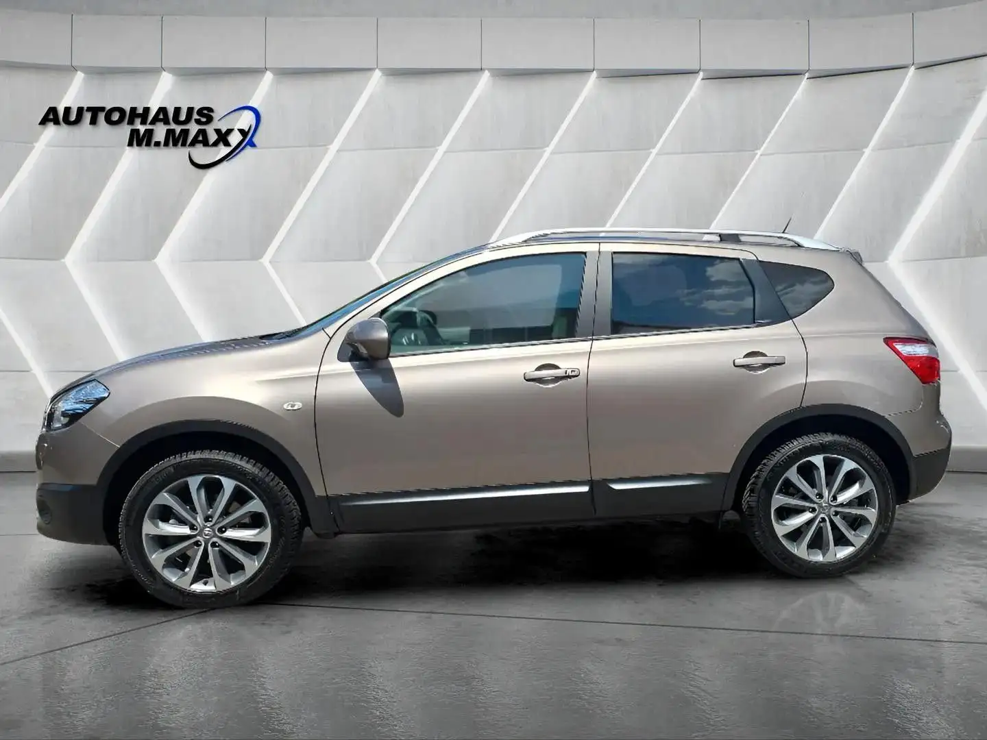 Nissan Qashqai Tekna 1.Hand Pano BOSE Leder 360° AHK Braun - 2
