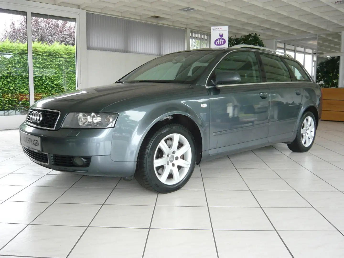 Audi A4 Avant 2.5 TDI Grau - 2