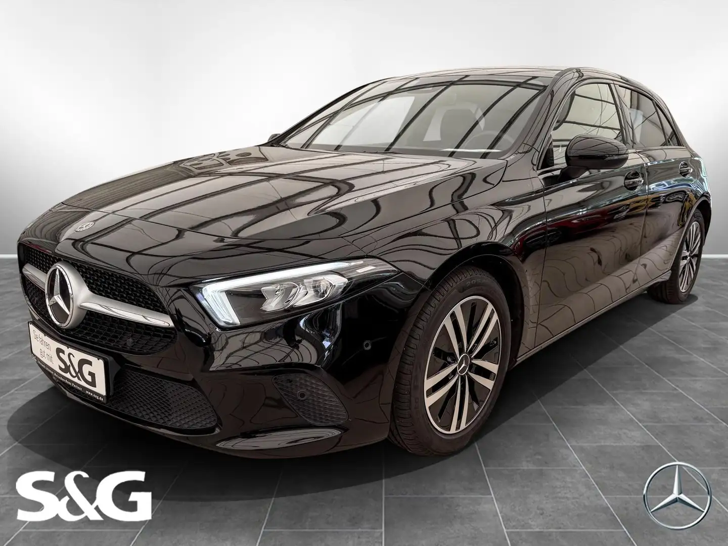 Mercedes-Benz A 200 Kompaktlimousine Progressive +MBUX+LED+17 Negru - 1
