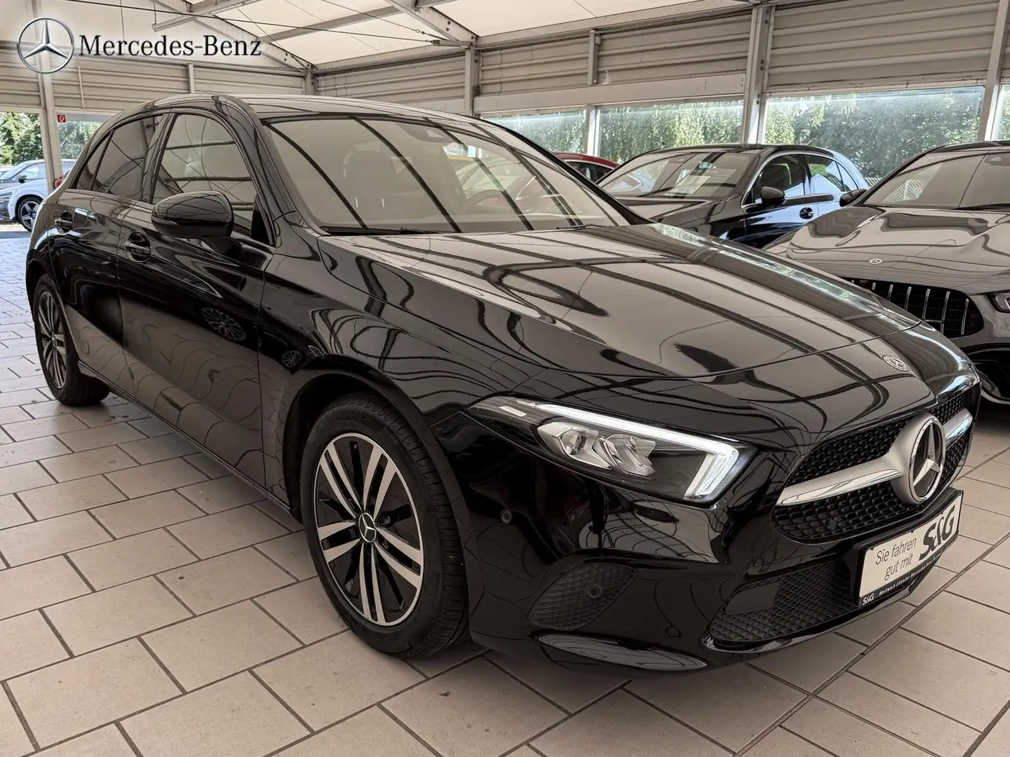 Mercedes-Benz A 200 Kompaktlimousine Progressive +MBUX+LED+17 Negru - 2