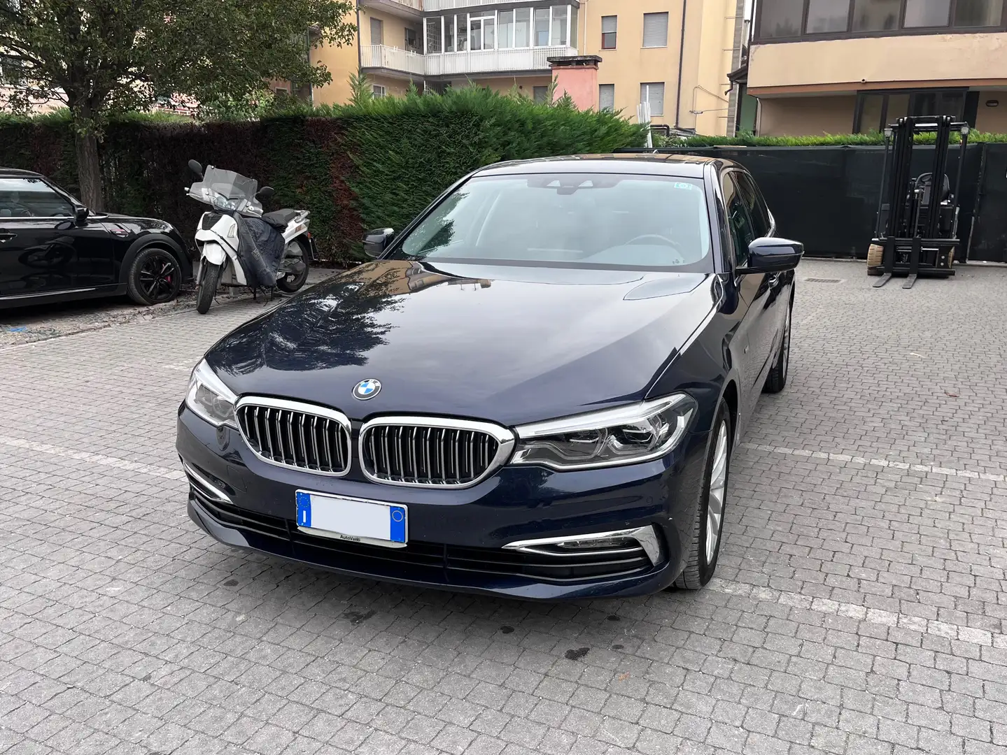 BMW 520 Serie 5 G31 Touring 520XD Touring Luxury Blu/Azzurro - 1
