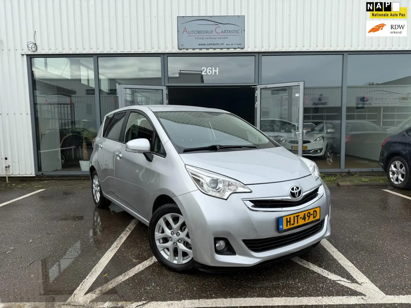 Toyota Verso-S 1.3 VVT-i Trend LEER | NAVI | 63.000km | CAMERA | Gris - 1