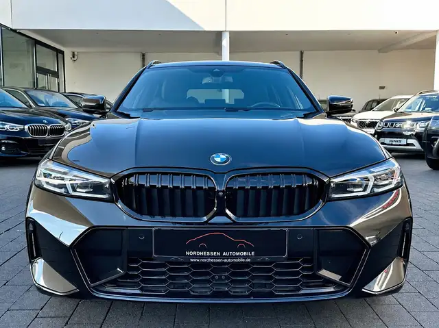BMW 3 Series view 5