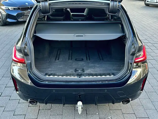 BMW 3 Series view 8