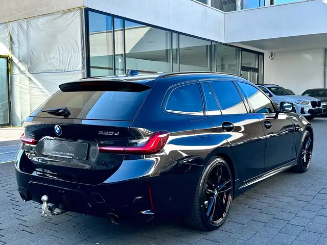 BMW 3 Series view 4