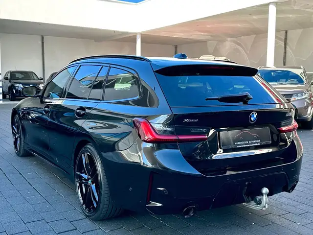 BMW 3 Series view 3
