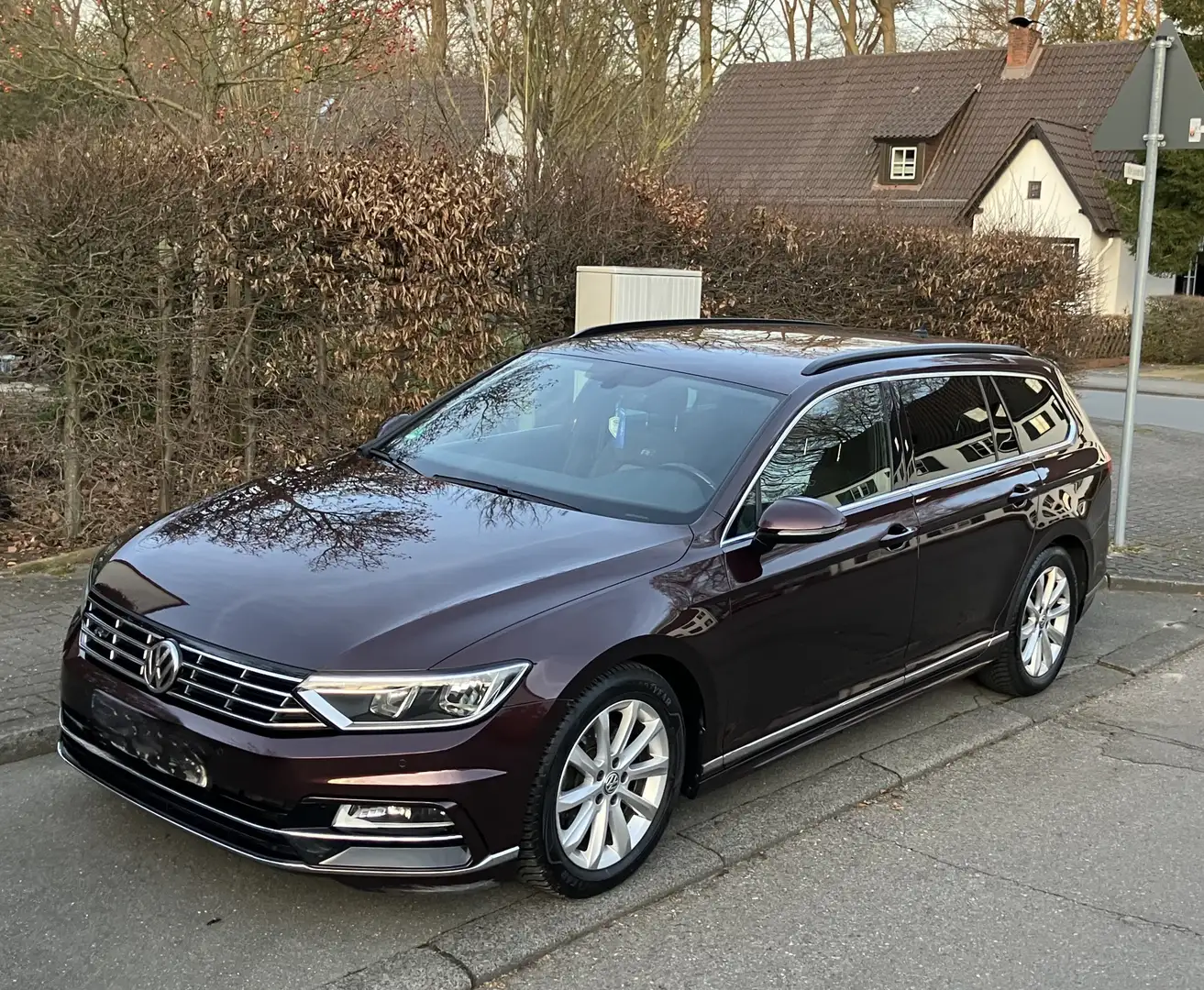 Volkswagen Passat Variant Passat Variant 2.0 TDI SCR BlueMotion Comfortline Rot - 1