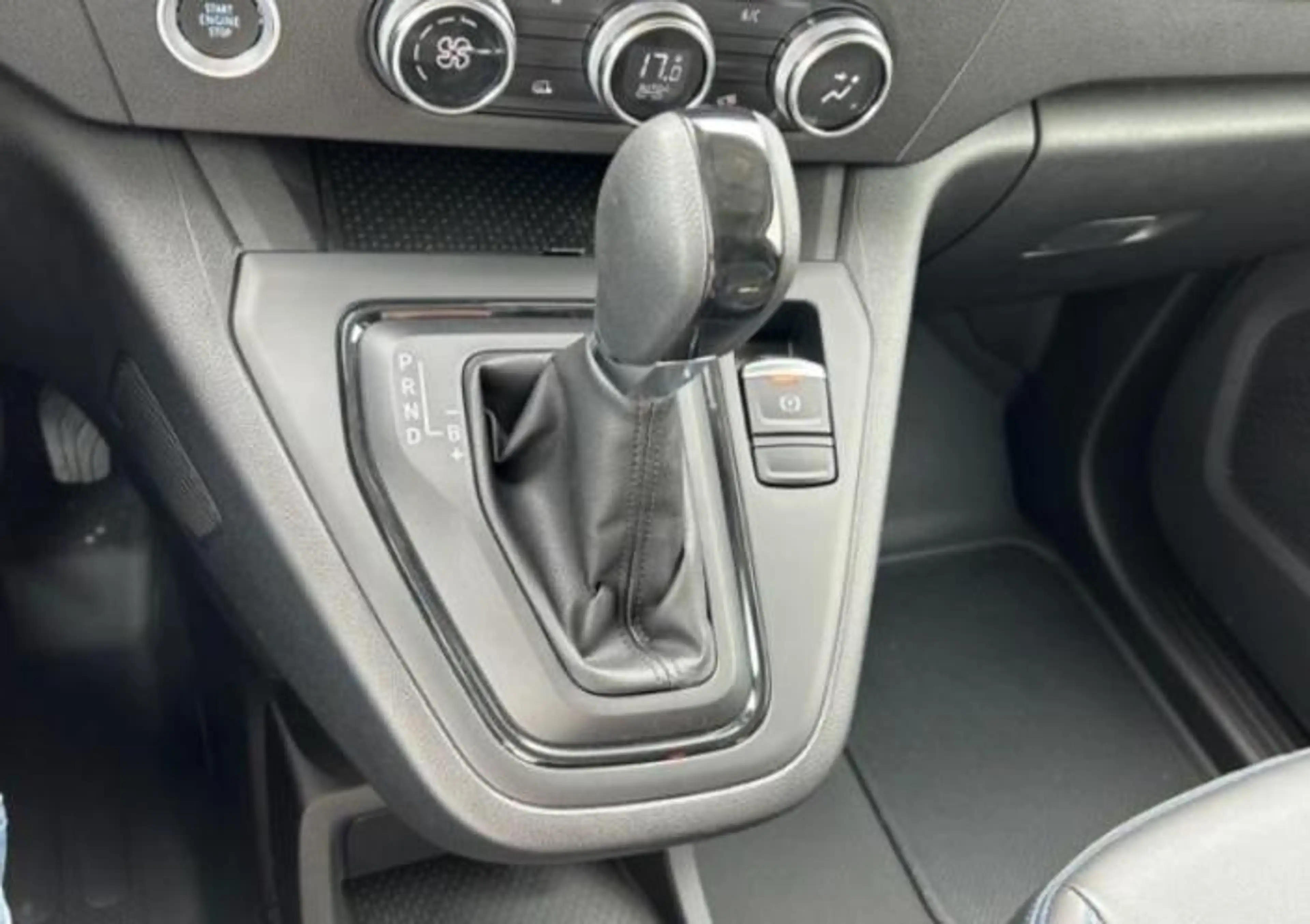 Nissan Townstar N-Connecta L2 44 kWh CCS snelladen / Achteruitrijc — photo 15