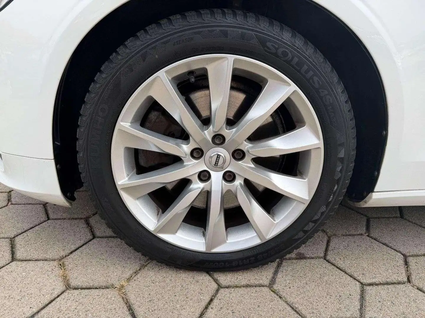 Volvo V90 D5 Kombi Automatik Momentum AWD Weiß - 2