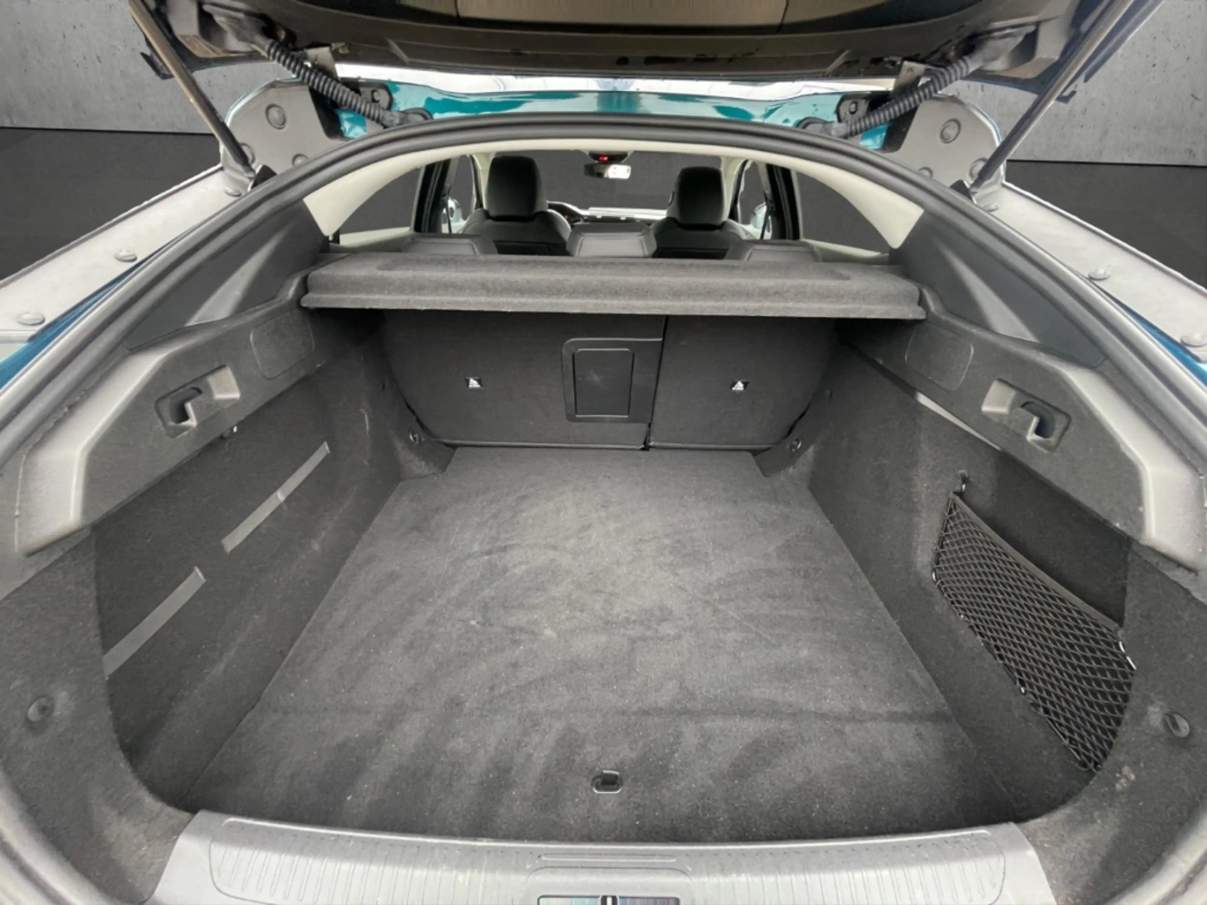 Peugeot 408 PT 130 Allure EAT8 AHK El. Sitz Kamera LED ACC Car — photo 7