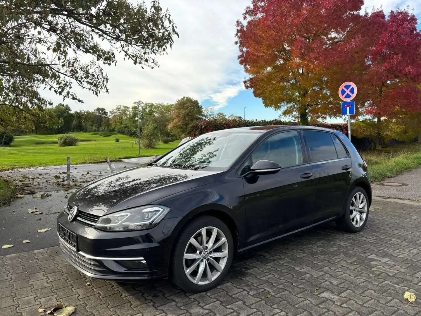 Volkswagen Golf 1.6 TDI SCR DSG   Navi Led Negro - 1