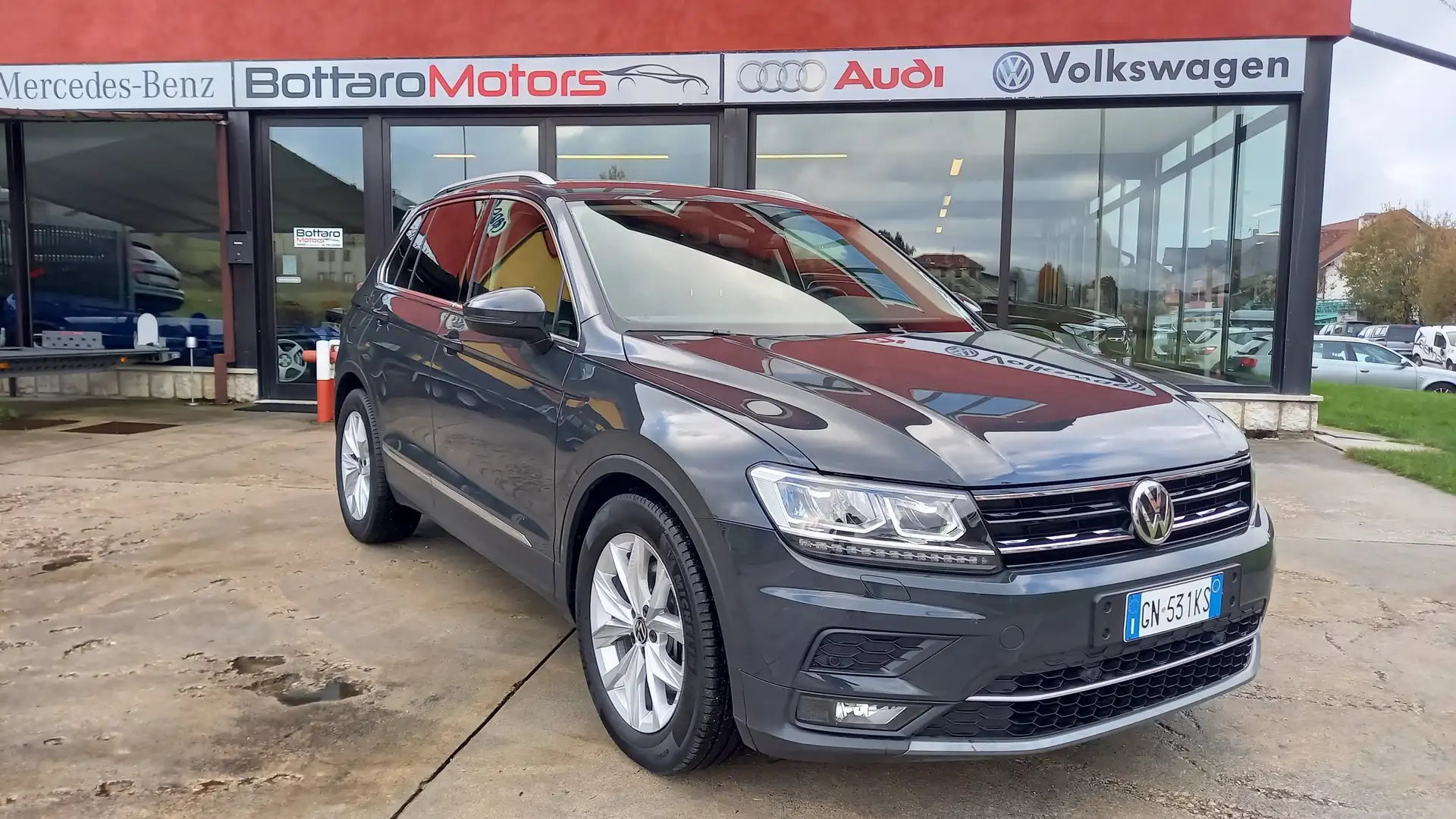 Volkswagen Tiguan Tiguan 2.0 tsi Advanced 4motion 190cv dsg Grigio - 1