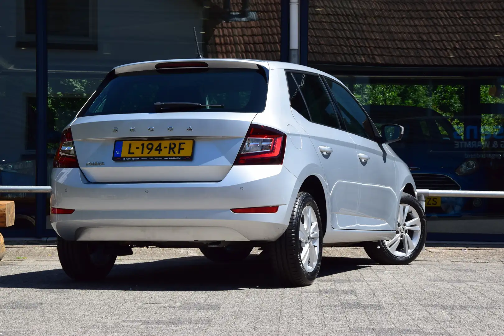 Skoda Fabia 1.0 TSI 96PK Ambition | Org. NL | BOVAG Garantie | Grijs - 2