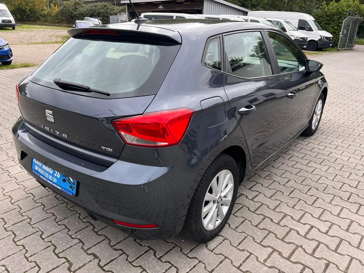 SEAT Ibiza Style 1.0 TGI CNG Erdgas Navi DAB SHZ PDC ... Grau - 2