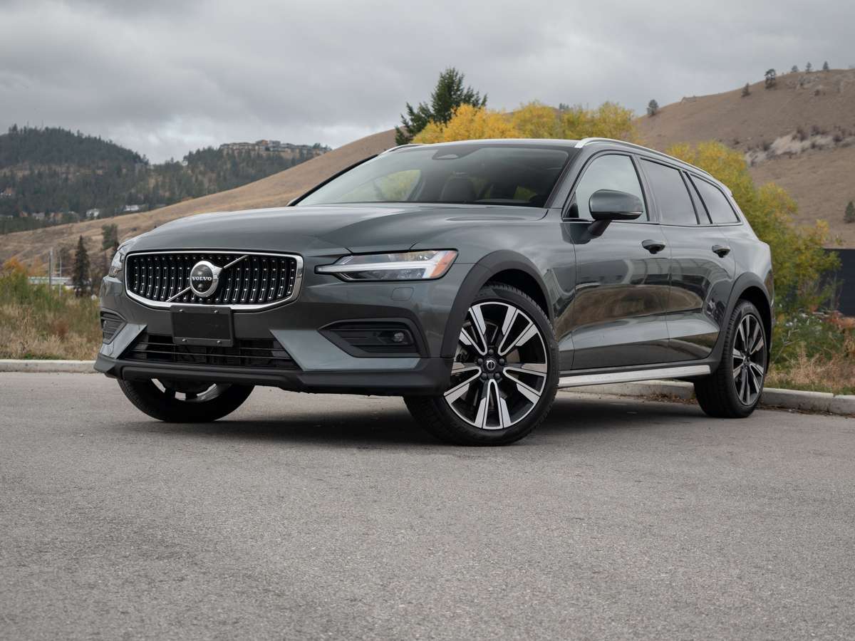 2026 Volvo V60 ULTRA * 360 CAMERA * NAPPA LTHR * PANO ROOF