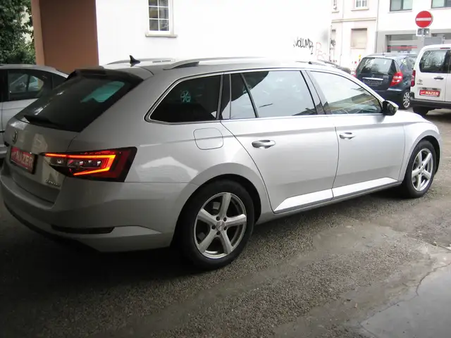 Skoda Superb Style / AUTOMATIK