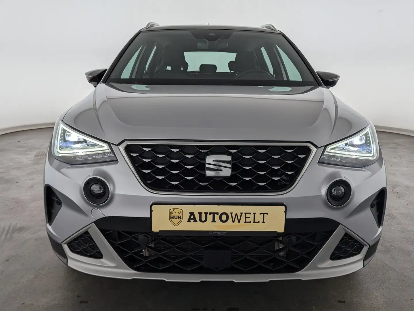 SEAT Arona Arona 1.0 TSI Xperience LED+NAVI+AHK+ACC+RFK+SHZ Silber - 2