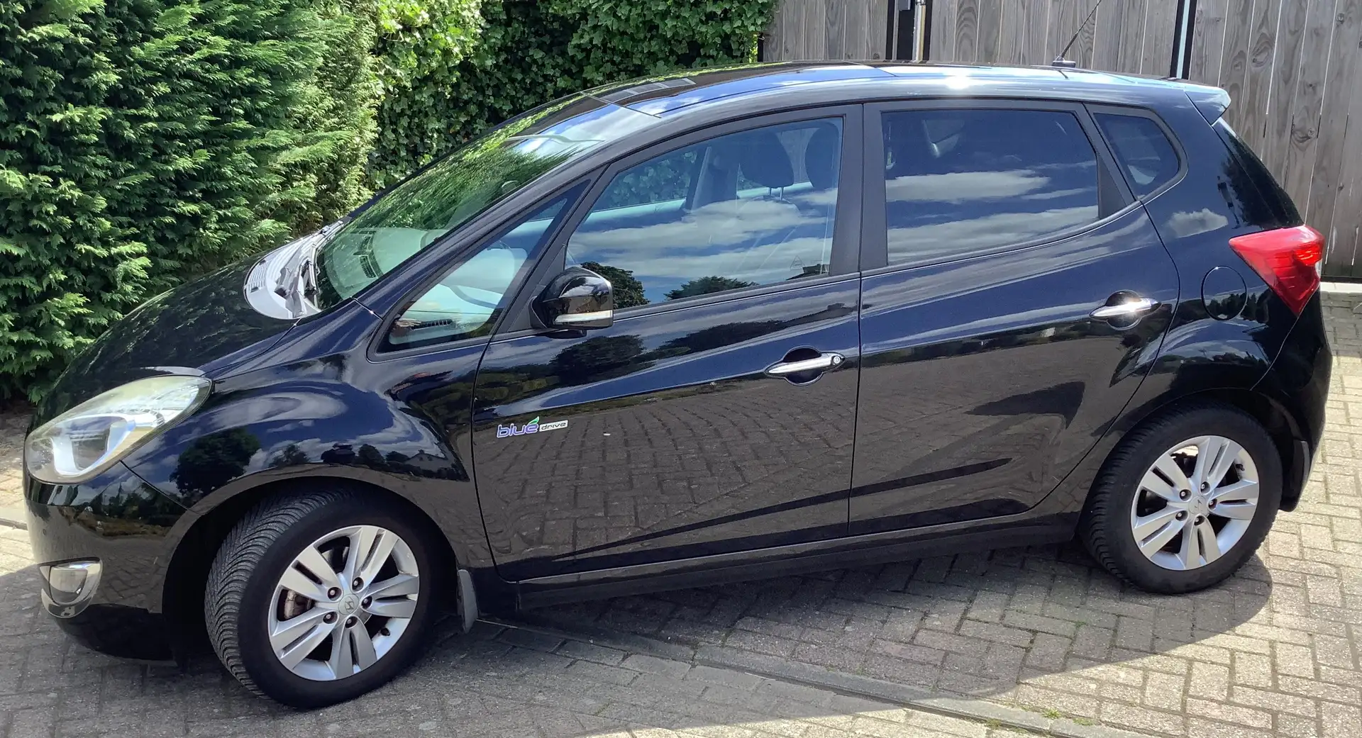 Hyundai iX20 i-Catcher Negro - 1