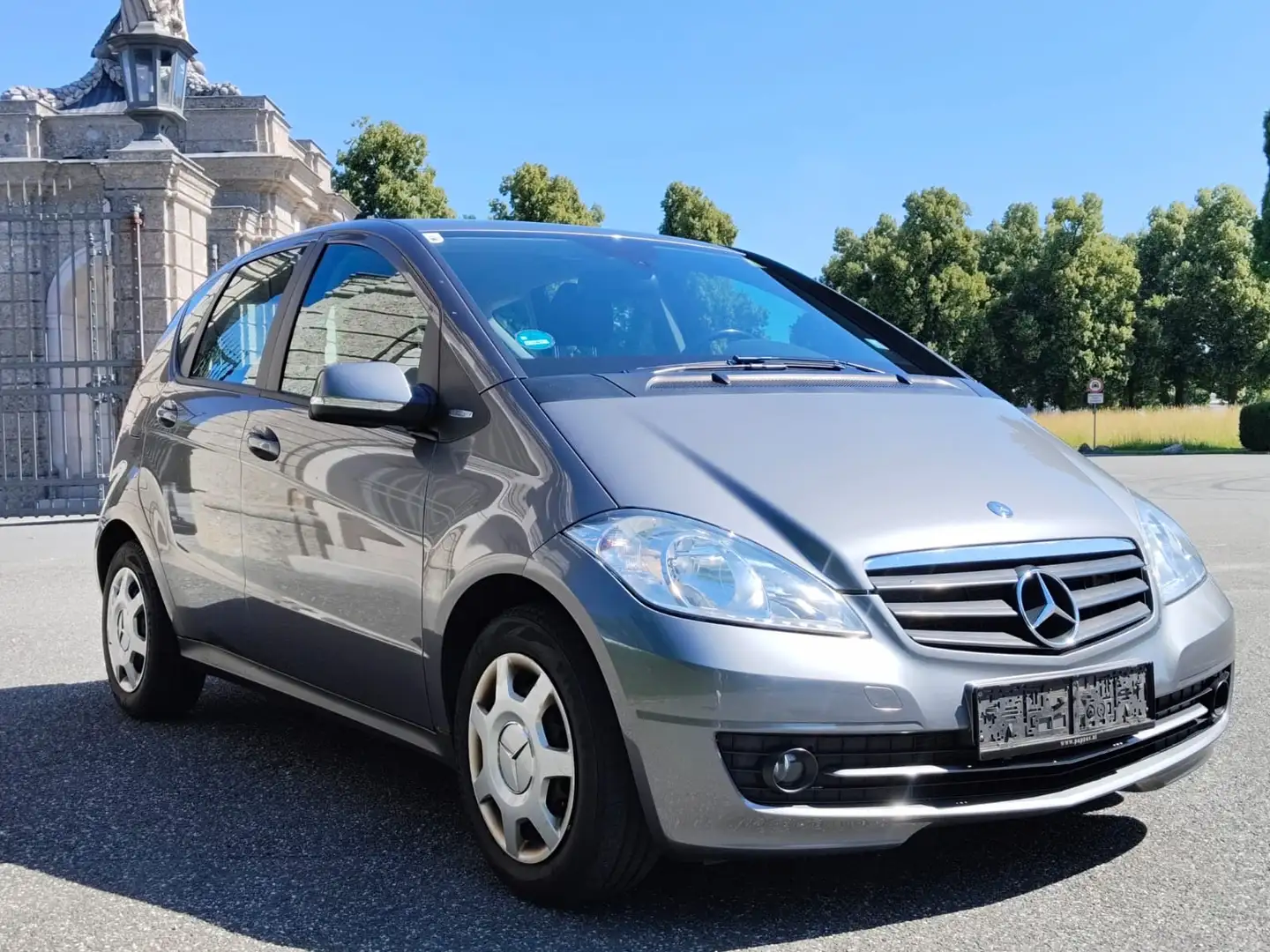 Mercedes-Benz A 180 *PICKERL*KLIMA*SERVICEGEPFLEGT* Gris - 2