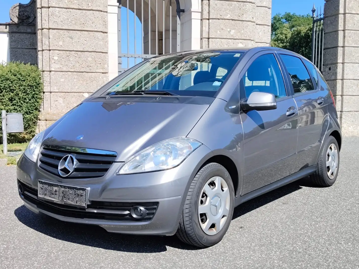 Mercedes-Benz A 180 *PICKERL*KLIMA*SERVICEGEPFLEGT* Gris - 1