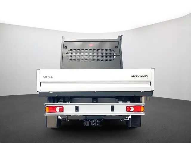 Opel Movano view 4