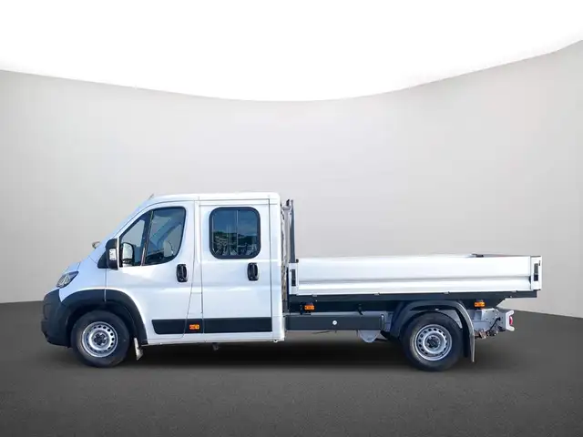 Opel Movano view 5