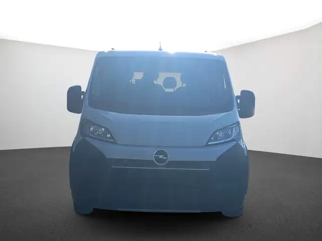 Opel Movano view 3