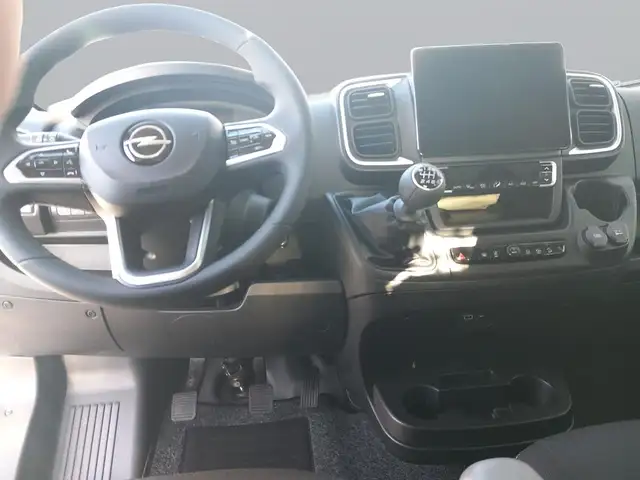 Opel Movano view 14