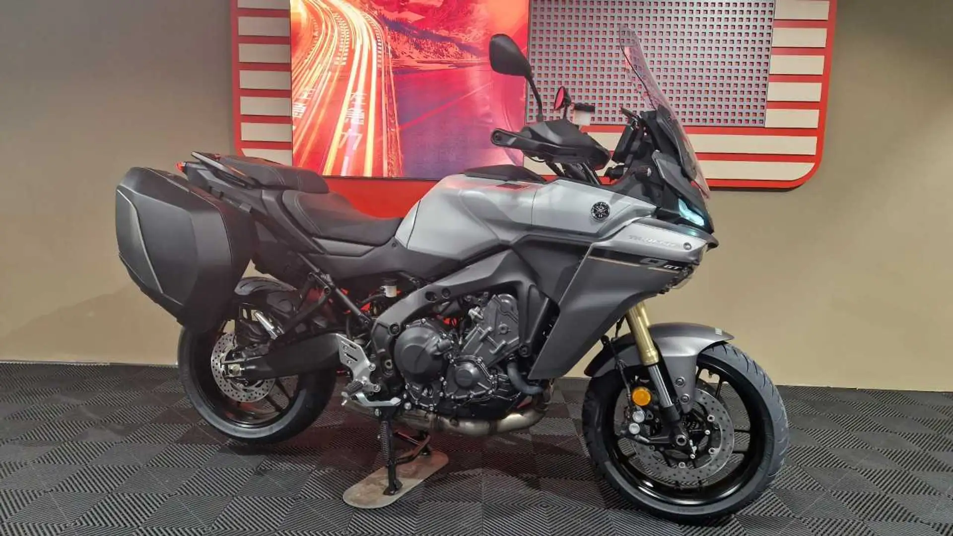 Yamaha Tracer 9 GT Gris - 1