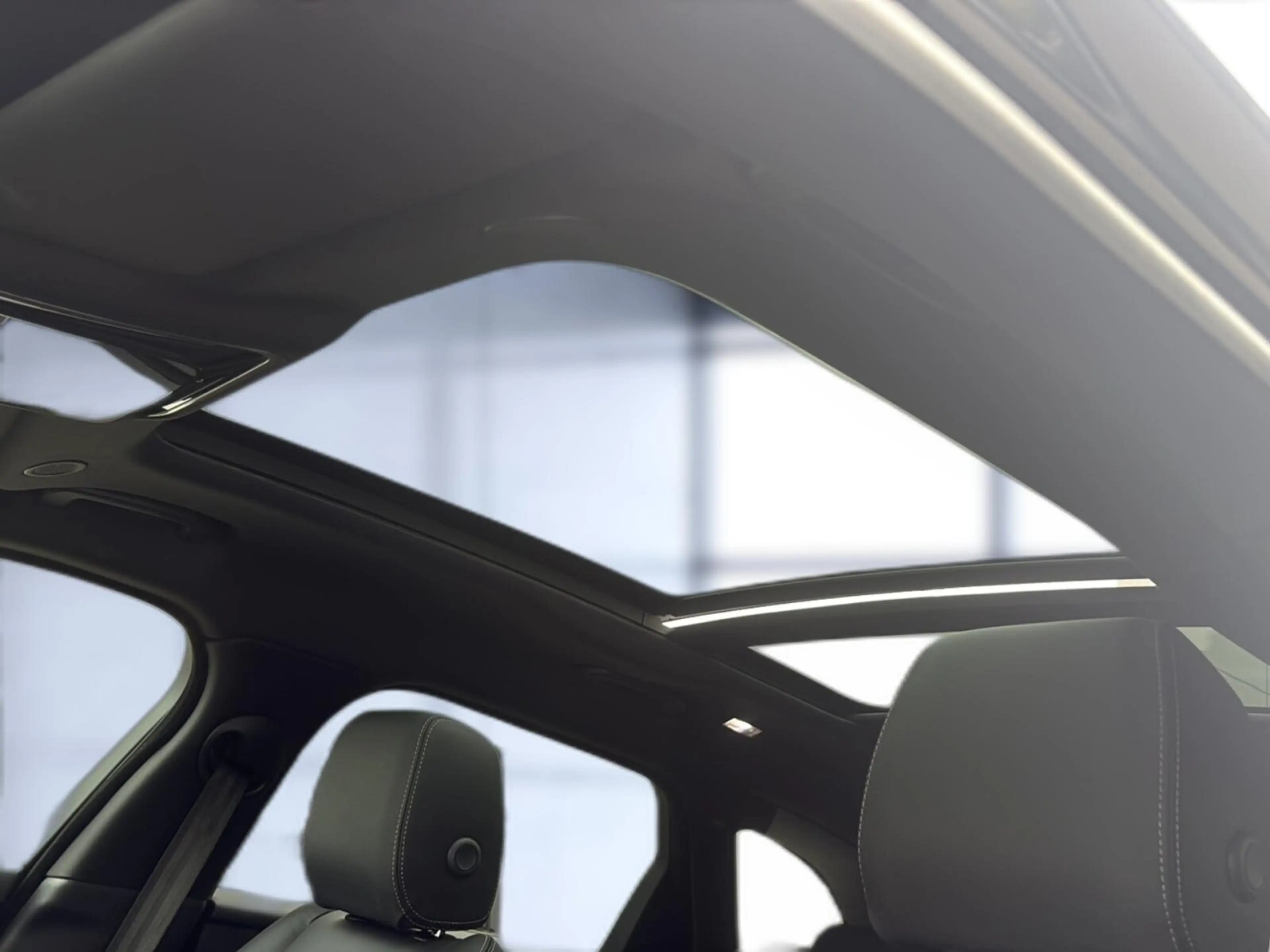 Land Rover Range Rover Velar D300 Belgravia 22"|Pano|Black — photo 15