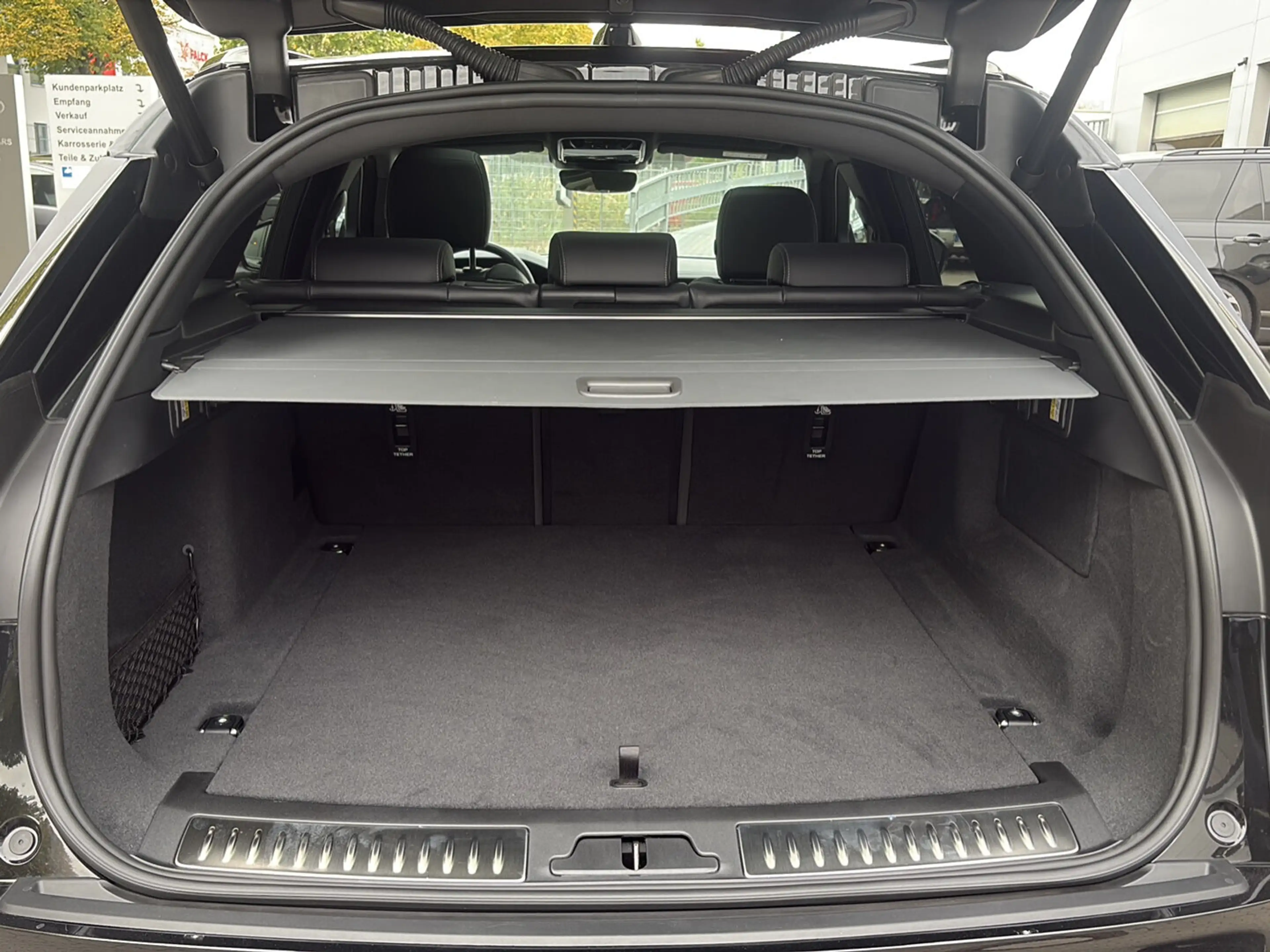 Land Rover Range Rover Velar D300 Belgravia 22"|Pano|Black — photo 7