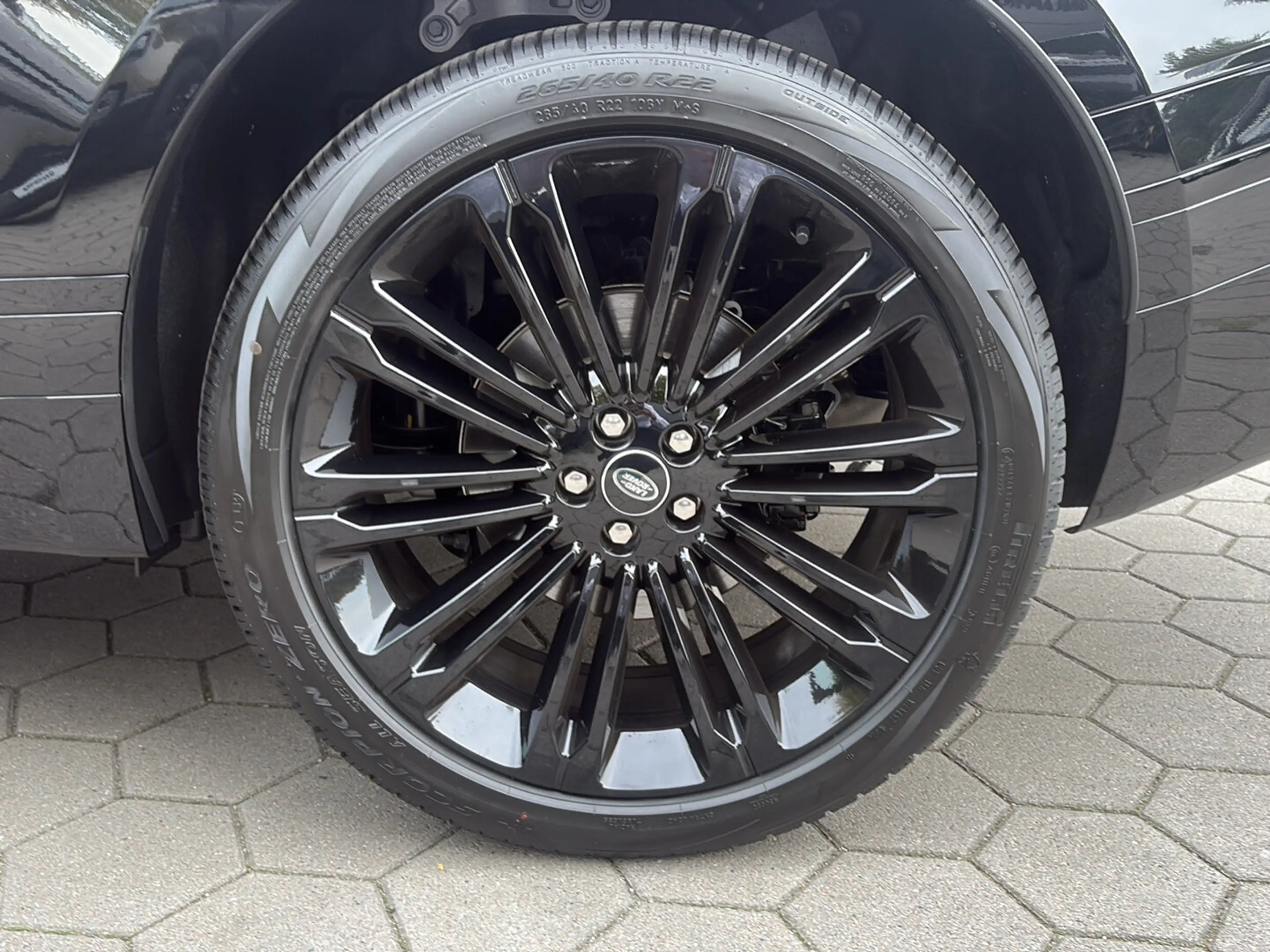 Land Rover Range Rover Velar D300 Belgravia 22"|Pano|Black — photo 14