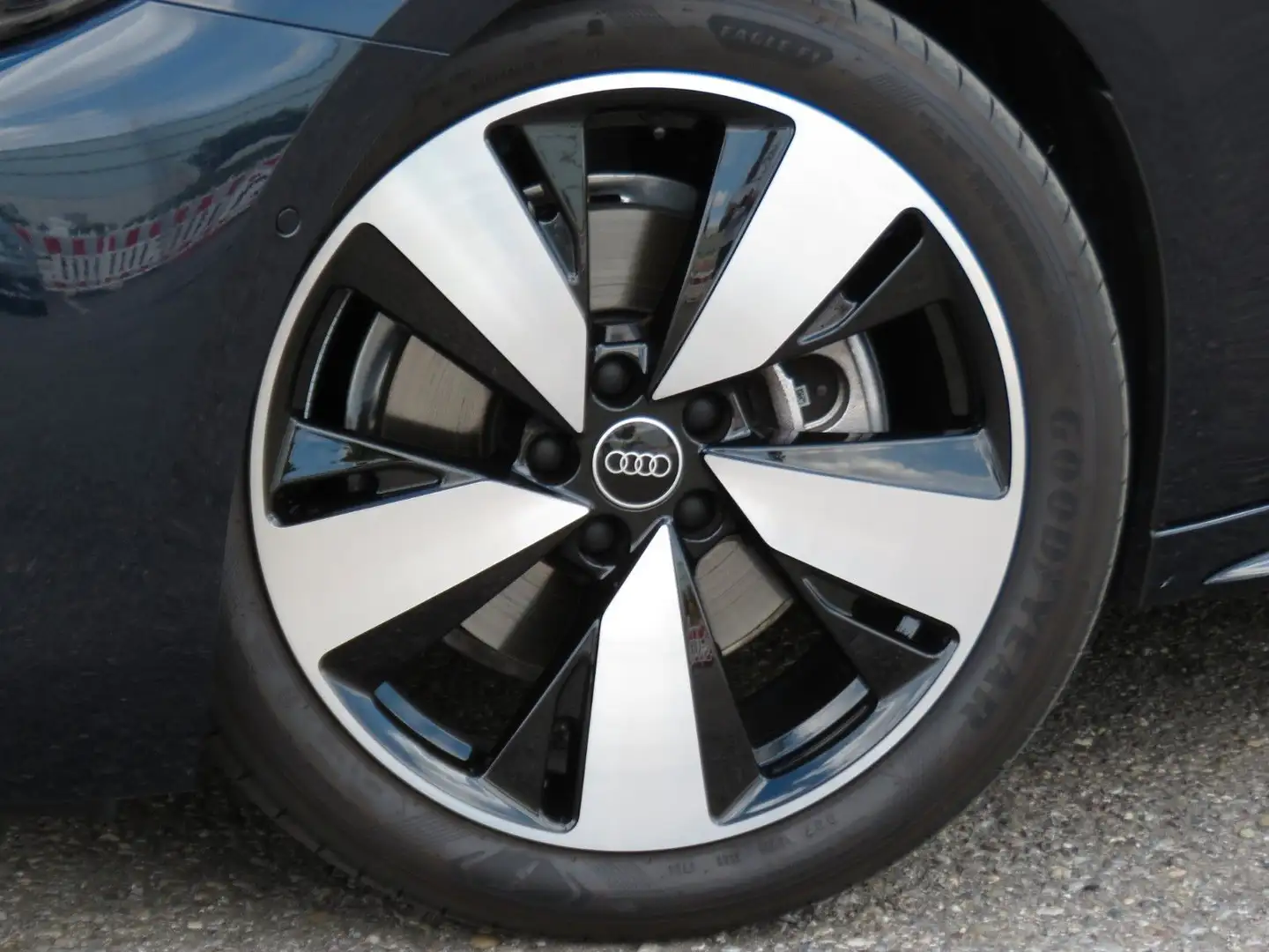 Audi A5 Avant TFSI 150KW S tronic 2x S line TECH uvm. Blau - 2