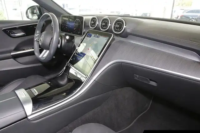 Mercedes-Benz C-Class view 7