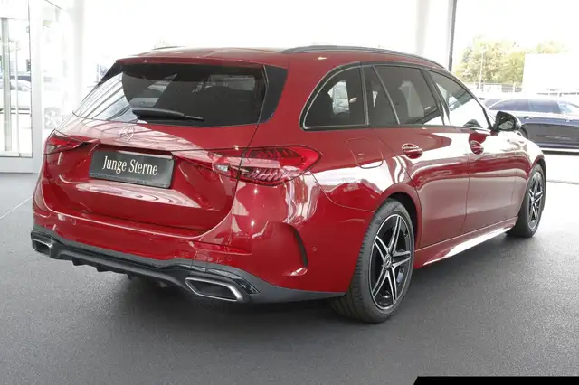 Mercedes-Benz C-Class view 3