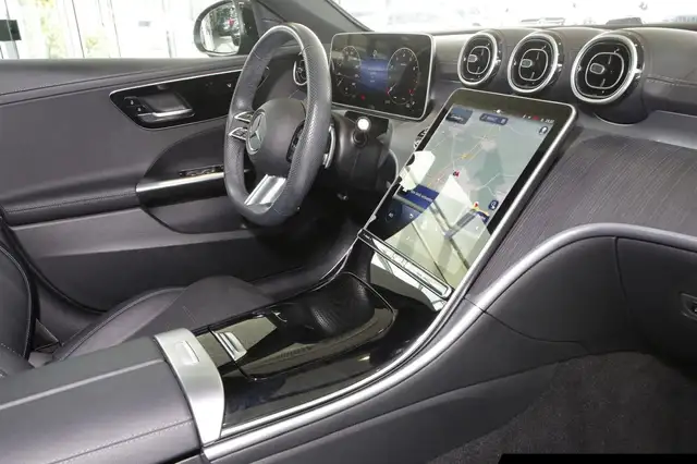 Mercedes-Benz C-Class view 8