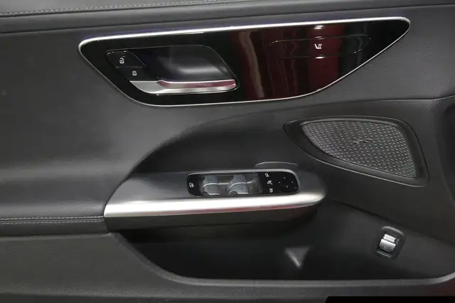 Mercedes-Benz C-Class view 14
