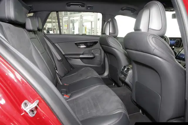 Mercedes-Benz C-Class view 9
