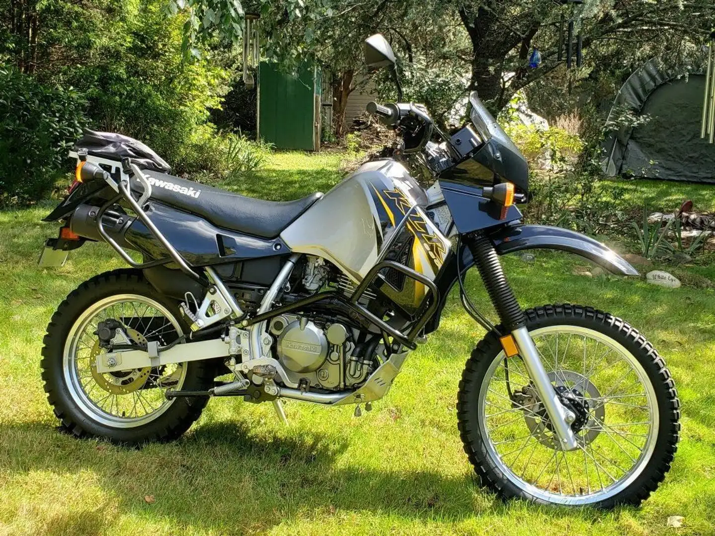 Kawasaki KLR 650 Enduro in Schwarz gebraucht in Eisenbach für