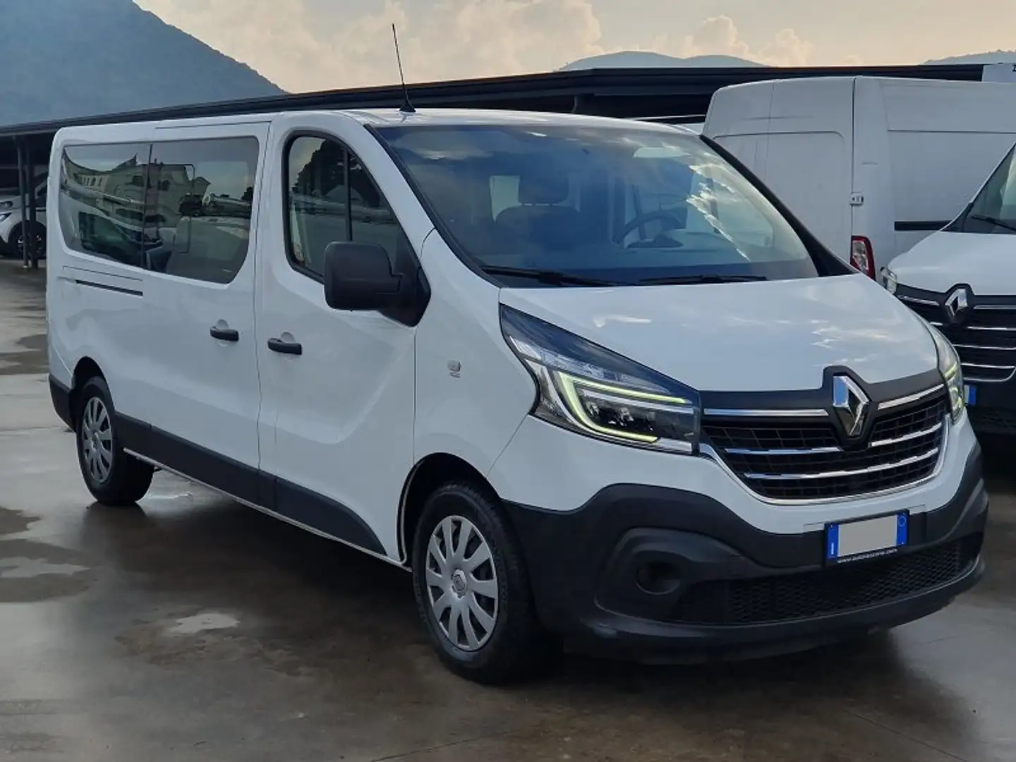 Renault Trafic 2.0 dCi 120 S&S L1H1 M1 9 Posti ZEN Heavy LED PARK Bianco - 1