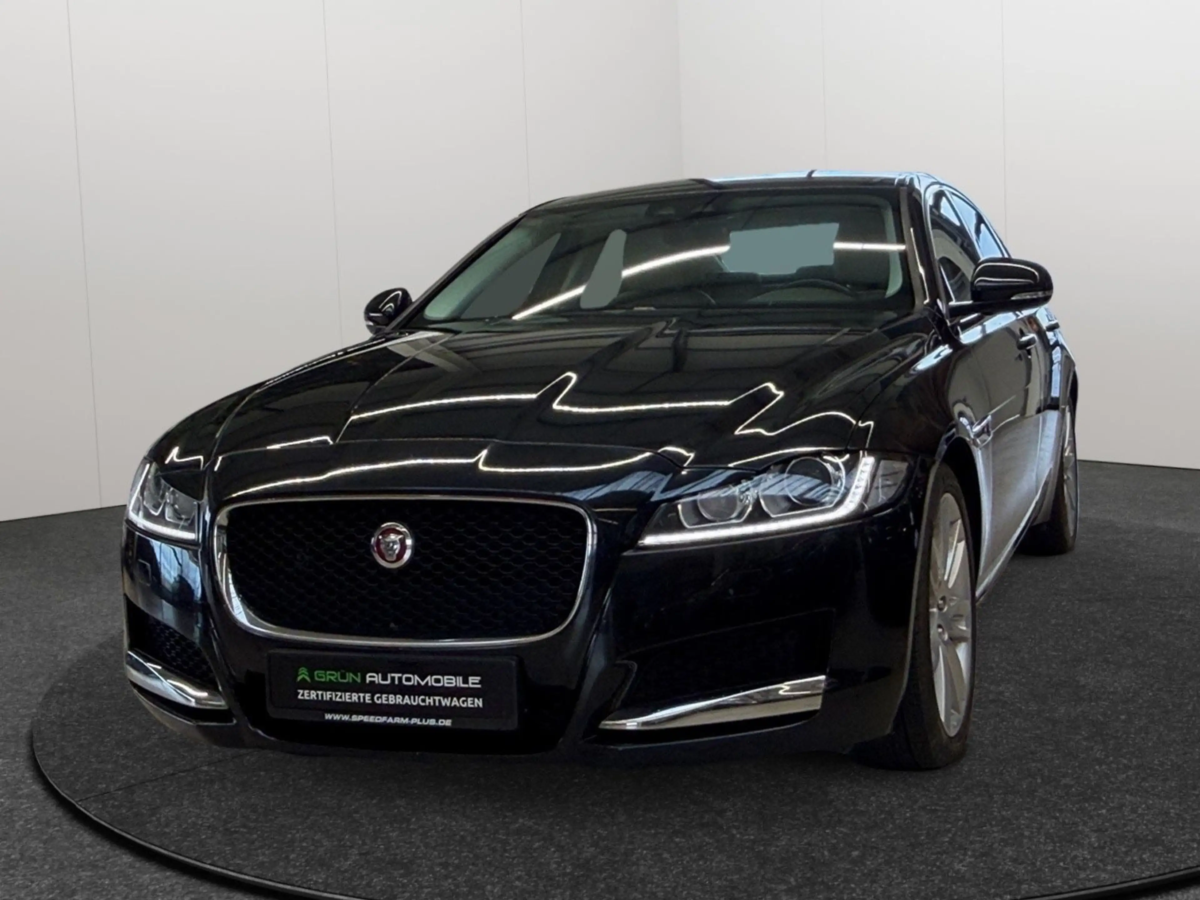 Jaguar XF Prestige/ Kamera/ Bi-Xenon/Motor Probleme!!! — photo 3