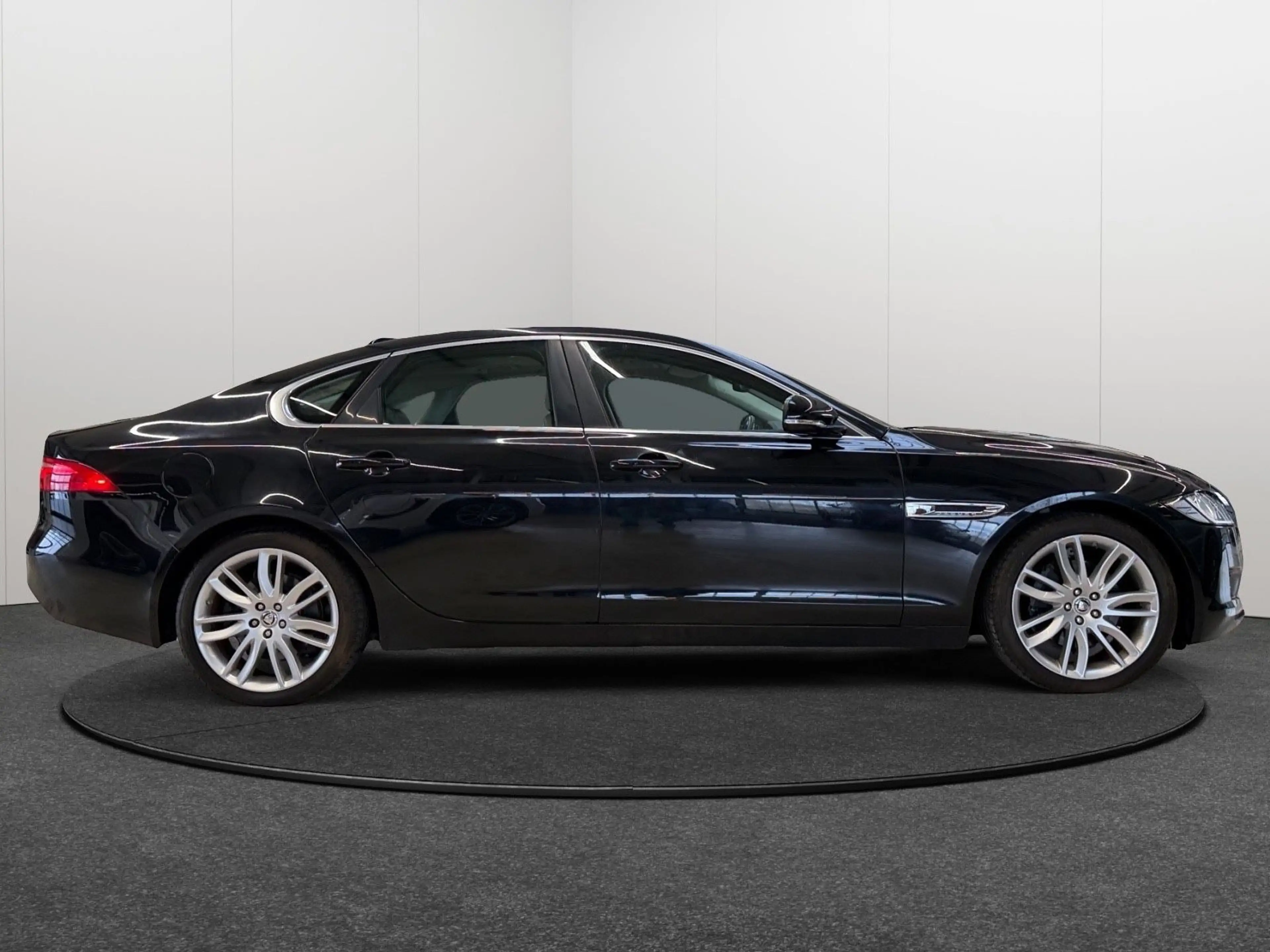 Jaguar XF Prestige/ Kamera/ Bi-Xenon/Motor Probleme!!! — photo 8