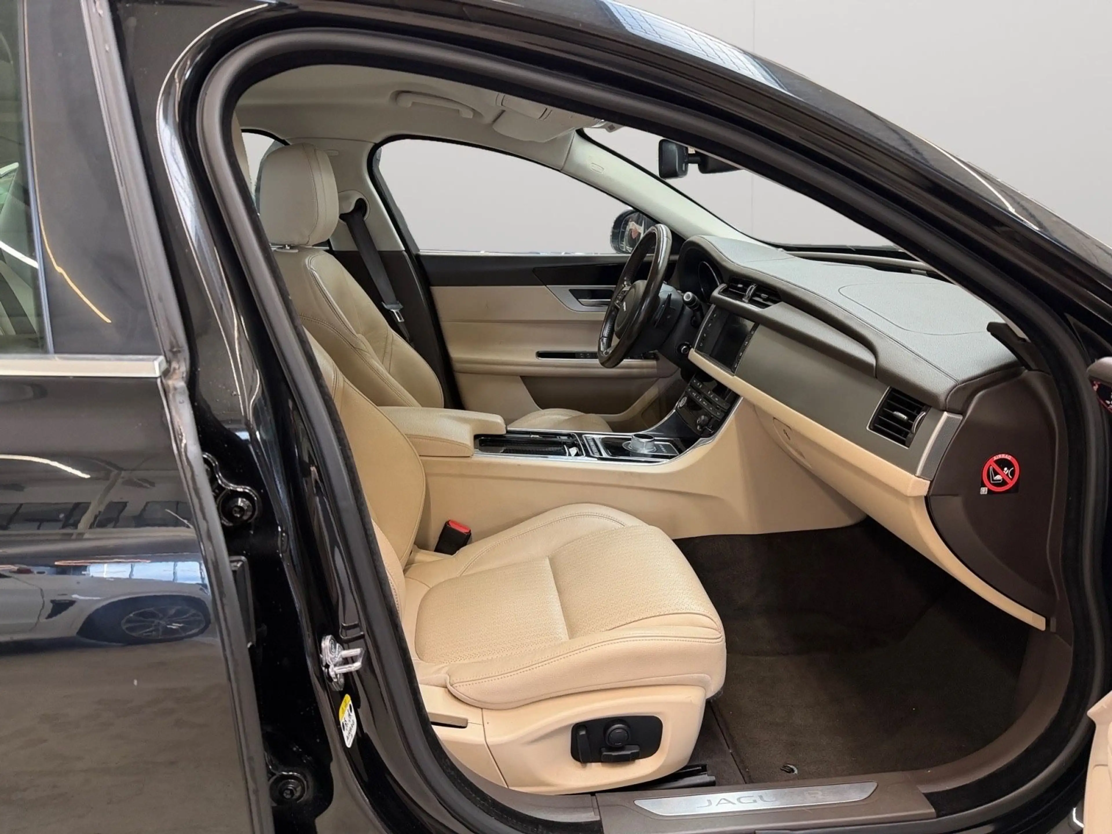 Jaguar XF Prestige/ Kamera/ Bi-Xenon/Motor Probleme!!! — photo 10