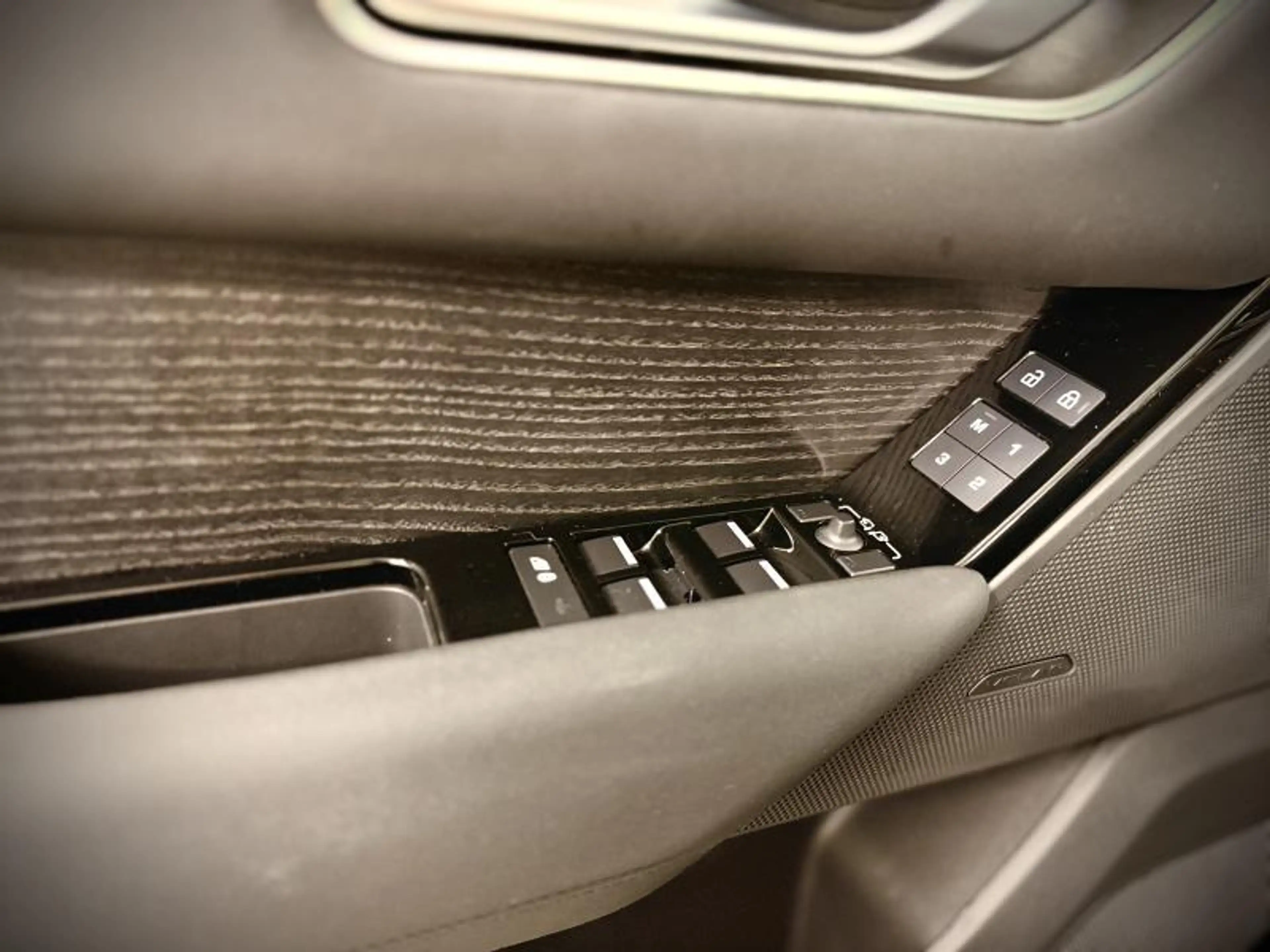 Land Rover Range Rover Velar P400e S AWD Auto. 24MY — photo 11