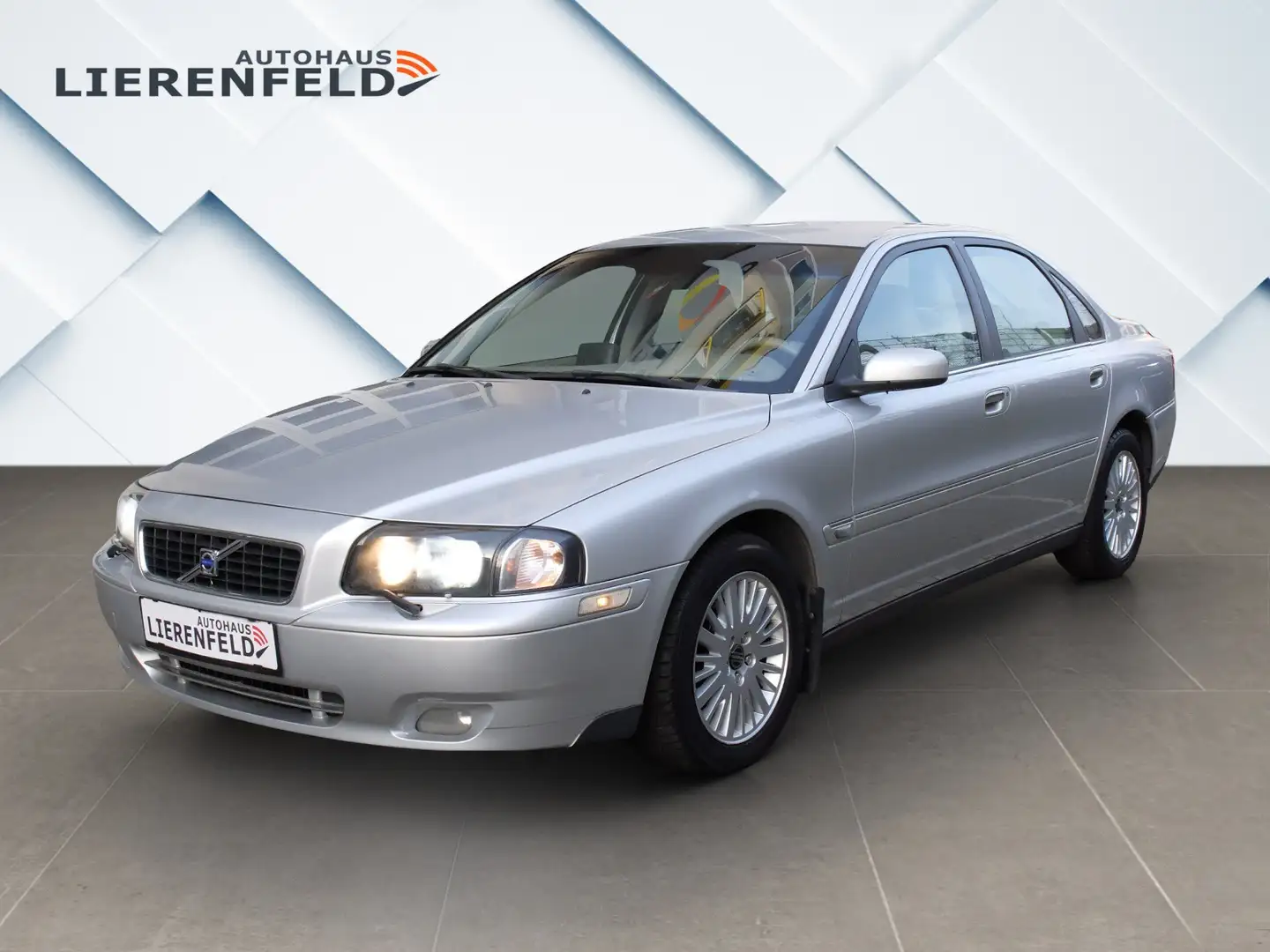 Volvo S80 2.4 D Kinetic Automatik Leder Navi AHK Argent - 1