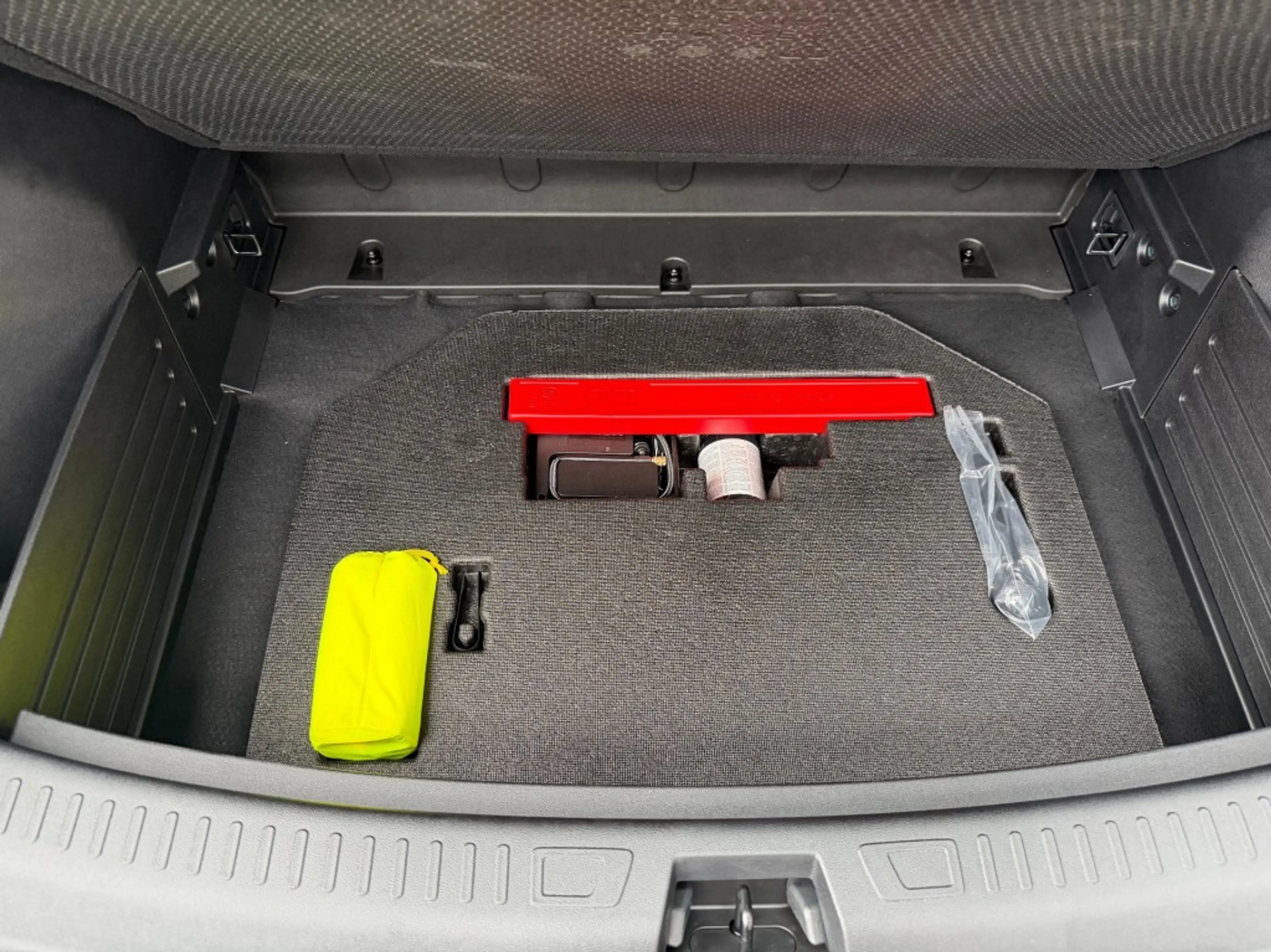 BYD Atto 2 DM-i ACTIVE PHEV 7.8 kWh Rijklaar — photo 14